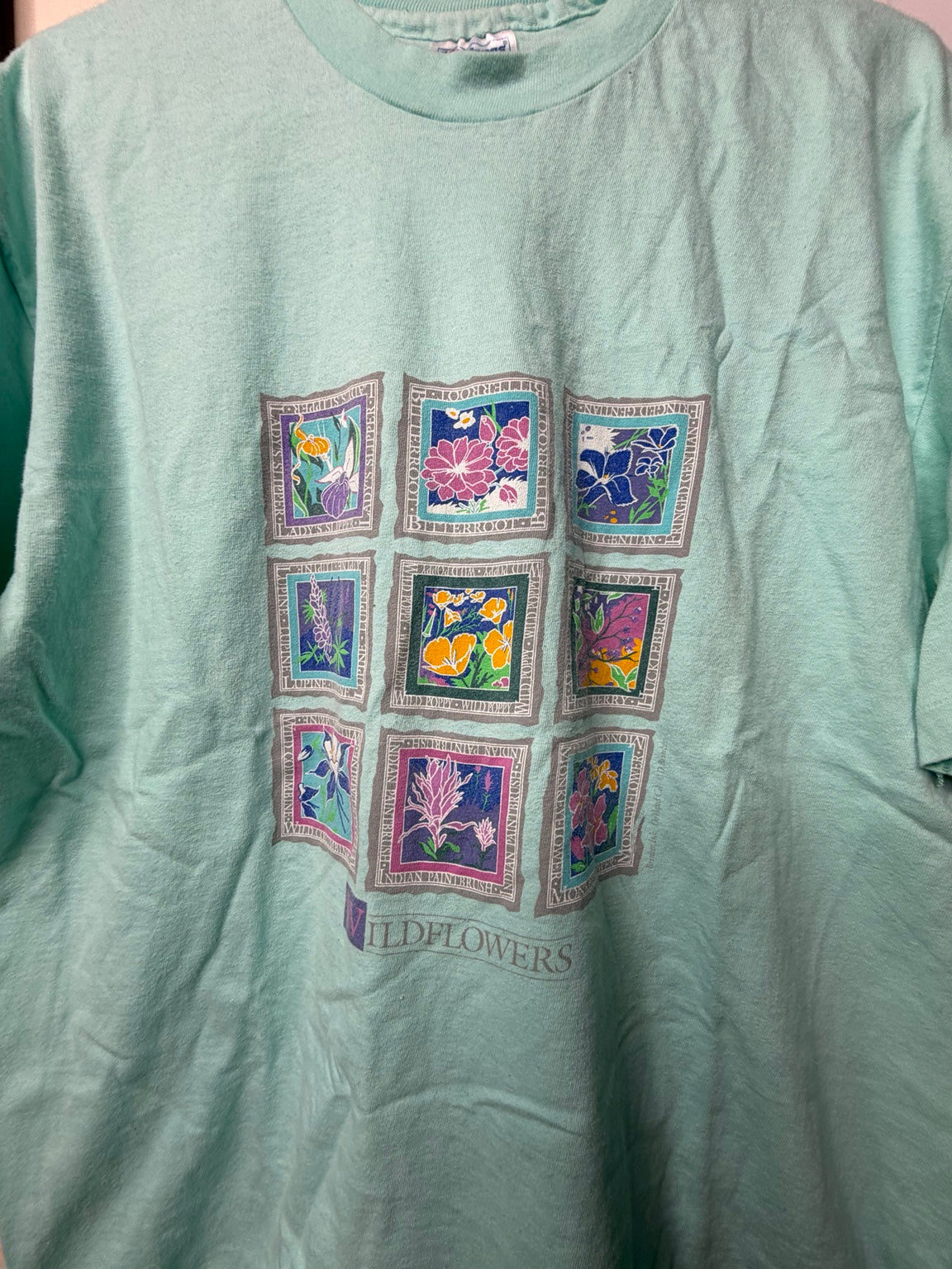 Vintage Wildflowers Floral Graphic Tee Made in USA - Large