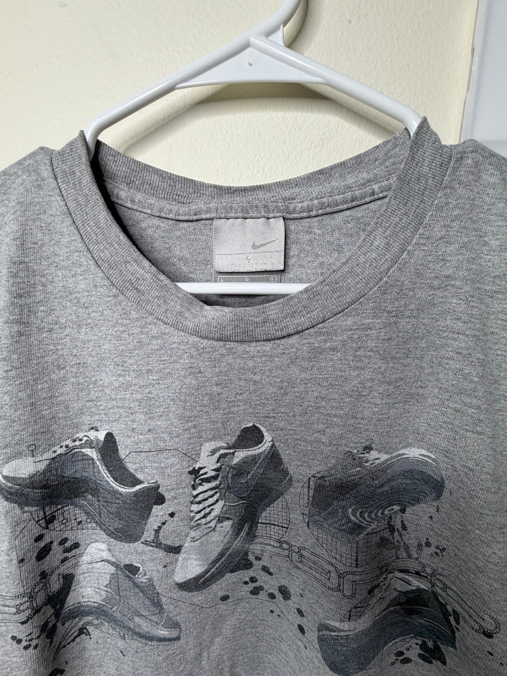 Nike Air Force 1 Graphic T-Shirt Gray Size Large Y2K Sneaker Graphic Tee