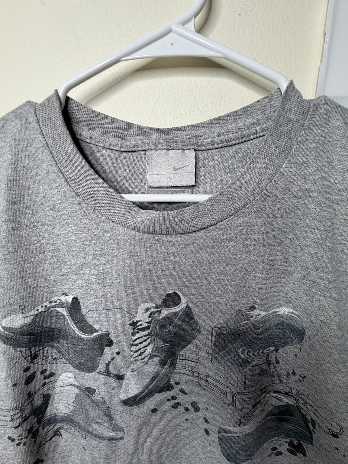 Nike Air Force 1 Graphic T-Shirt Gray Size Large Y2K Sneaker Graphic Tee